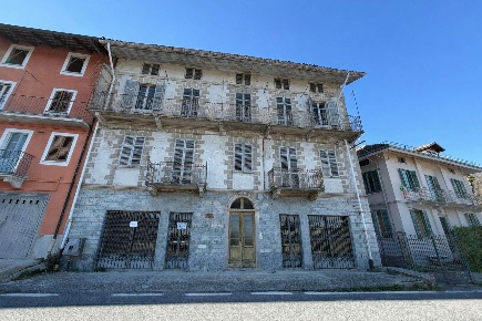 Foto Case semi ndipendenti in via roma 19, Pettinengo Centro di 321 m²