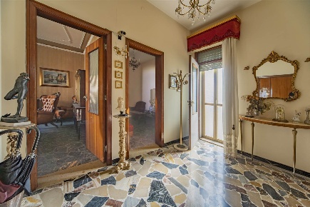 Foto Appartamento a Monserrato di 191 m² con 7 locali in vendita