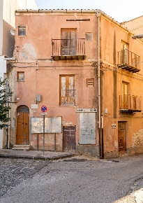 Foto Casa indipendente in LARGO SAN CALOGERO, Favara di 326 m² in vendita