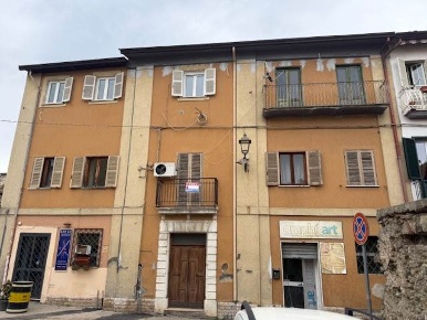 Foto Appartamento in Via Principe Amedeo, Ceprano Centro di 100 m²
