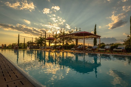 Foto Rustico a Peccioli di 1170 m² con 30 locali in vendita