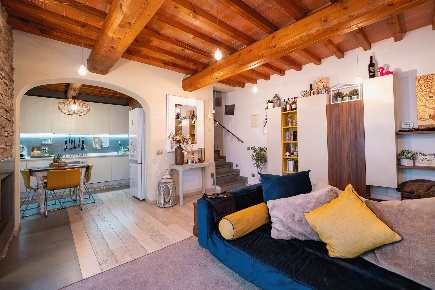 Foto Casa indipendente in Via Ippolito Nievo, Campi Bisenzio di 141 m²