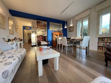 Foto Appartamento in Viale Roma 7, Pietrasanta di 105 m² con 4 locali