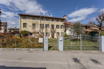 Foto Villa bifamiliare in Via Villa 5, Cordovado Centro di 220 m²
