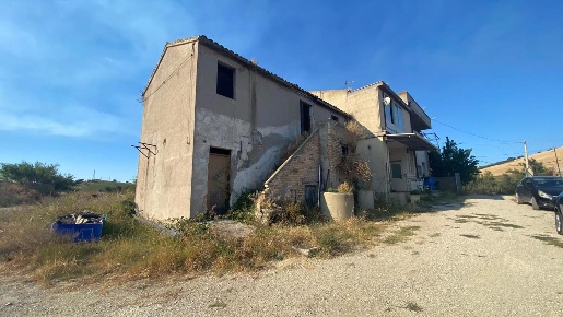 Foto Rustico in LocalitÃ  Centovie 0, Roseto degli Abruzzi di 200 m²