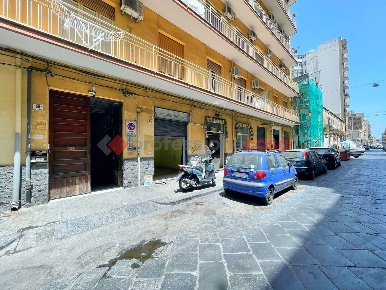 Foto Negozio in Via Canfora 57, Catania Borgo di 35 m² con 1 locali