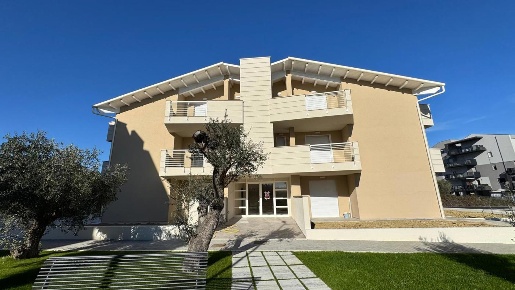 Foto Appartamento in Via Ricci snc, Tortoreto Tortoreto Lido di 144 m²