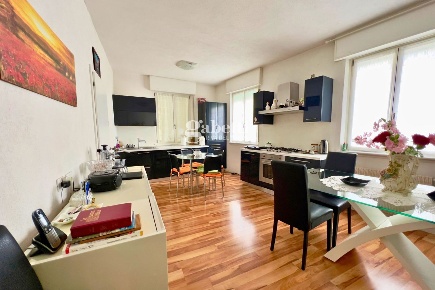 Foto Casa indipendente in Via Sebastiani 9, Dro Centro di 180 m² in vendita