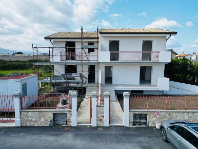 Foto Villa bifamiliare in Via Garrisi snc, Milazzo di 166 m² con 4 locali