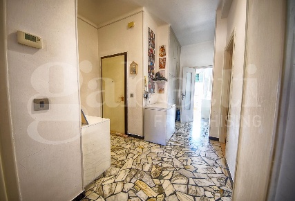 Foto Appartamento in Via Nazionale snc, Imperia di 94 m² con 4 locali