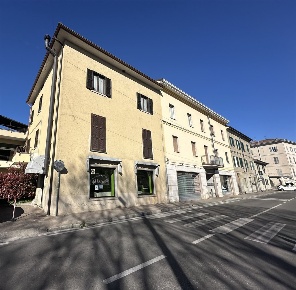 Foto Attività commerciale in via cesare cantù, Olginate di 50 m² in vendita