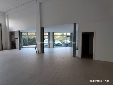 Foto Laboratorio in Via Sasso, Urbino Centro di 314 m² con 3 locali