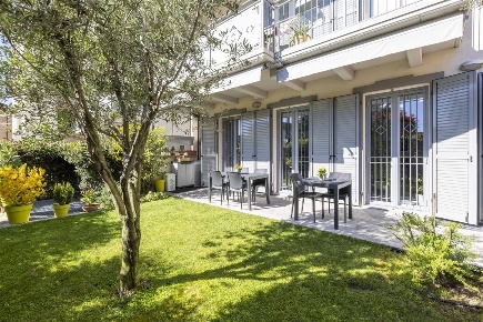 Foto Appartamento in via Durini, Monza Via Lecco - Via Bergamo di 193 m²
