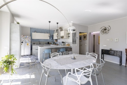 Foto Appartamento in via Durini, Monza Via Lecco - Via Bergamo di 193 m²