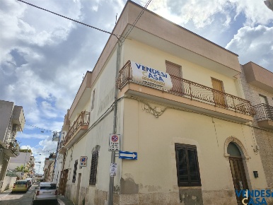 Foto Casa indipendente in Via De Gasperi, Adelfia di 180 m² con 4 locali