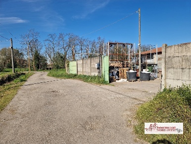 Foto Capannone industriale in Via Gramsci, Settimo Milanese di 2676 m²