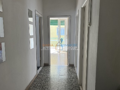 Foto Ufficio in Via Cesare Beccaria 9, Massa Centro di 99 m² con 5 locali