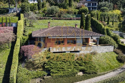 Foto Villa unifamiliare in Via Ludovico Ariosto 18, Varese Viale Europa