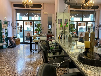 Foto Locale commerciale a Pisa Le Piagge di 45 m² con 1 locali in vendita
