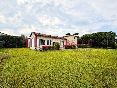 Foto Case indipendenti a Forte dei Marmi Vittoria Apuana di 120 m²