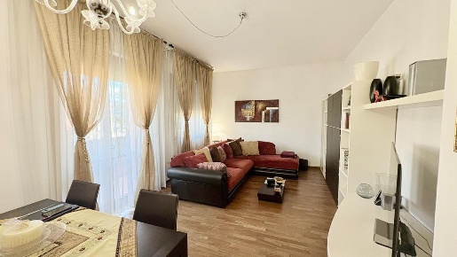 Foto Appartamento a Lucca Sant'Anna di 110 m² con 5 locali in vendita