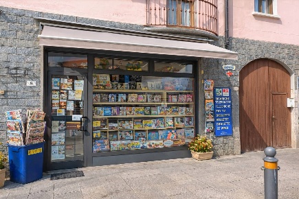 Foto Attività commerciale a Carnago Centro di 50 m² con 2 locali in vendita