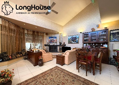 Foto Villa unifamiliare in via luigi einaudi 15, Mentana Centro di 544 m²