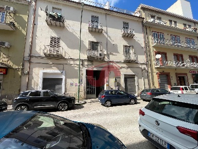 Foto Magazzino in Via Paga, Benevento Stazione Centrale di 200 m²