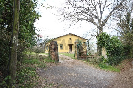 Foto Rustico in VIA SANTA MARIA DELLE GRAZIE 18, Scandriglia di 170 m²