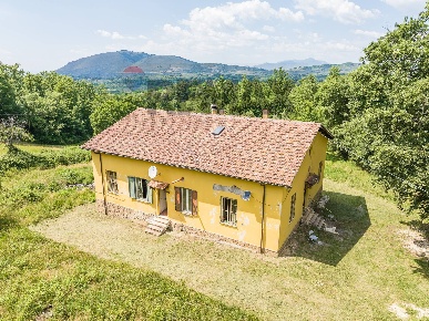 Foto Rustico in VIA SANTA MARIA DELLE GRAZIE 18, Scandriglia di 300 m²