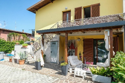 Foto Case semi ndipendenti in Via Marco Polo 18, Osio Sotto di 233 m²