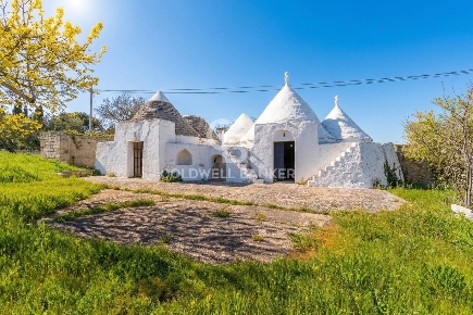 Foto Chalet in Contrada Chiobbica snc, Ostuni di 214 m² con 7 locali