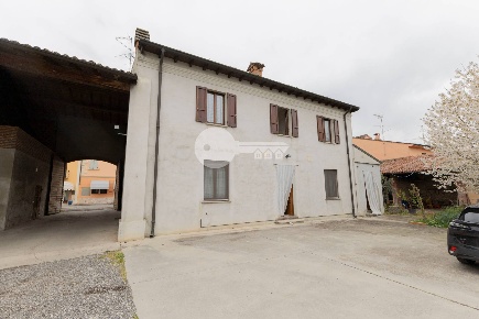 Foto Casa indipendente in VIA ARDIGò 1, Casteldidone di 480 m² in vendita