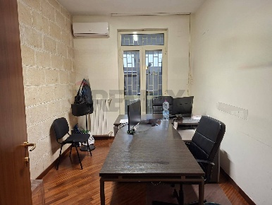 Foto Appartamento in Via Giuseppe Saverio Poli 21, Bari Picone di 160 m²