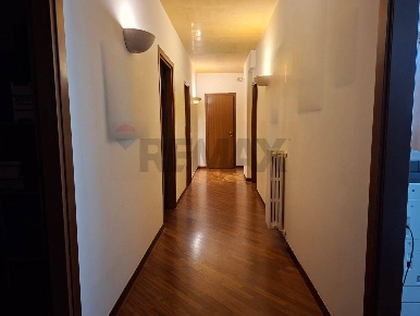 Foto Appartamento in Via Giuseppe Saverio Poli 21/a, Bari Picone di 160 m²
