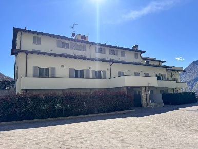 Foto Appartamento in Via castello 27, Canzo di 109 m² con 3 locali