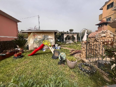 Foto Appartamento a Castellina Marittima di 66 m² con 3 locali in vendita