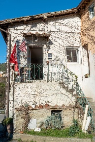 Foto Case semi ndipendenti in via di Matraia 69, Capannori di 110 m²