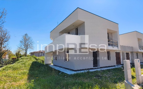 Foto Case semi ndipendenti in Via olimpia, Paese Centro di 246 m²