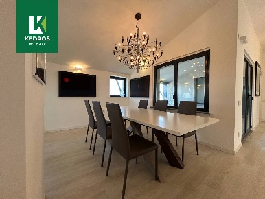 Foto Attico in Via Cattaneo 22, Gallarate Sciarè di 140 m² con 4 locali
