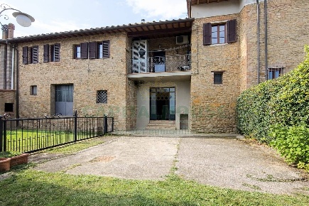 Foto Rustico in VIA SAN BENEDETTO, San Gimignano di 288 m² con 6 locali