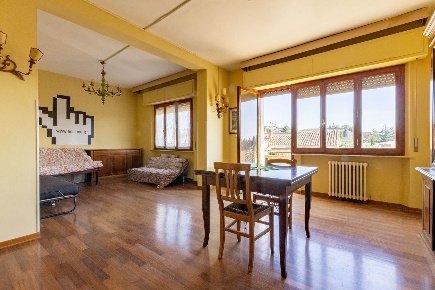 Foto Appartamento a Siena San Prospero di 163 m² con 8 locali in vendita