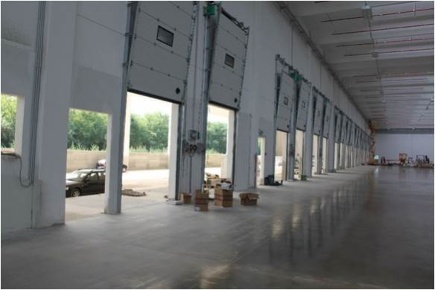 Foto Magazzino a San Giuliano Milanese Sesto Ulteriano di 6800 m²