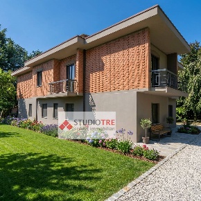 Foto Villa unifamiliare in Via Clamandrei 7, Stradella Casamassimini