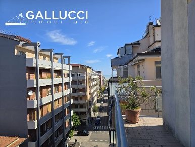 Foto Appartamento in Via Venezia 72, Pescara di 108 m² con 4 locali