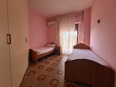 Foto Stanza in viale Crotone 118, Catanzaro Catanzaro Lido di 150 m²