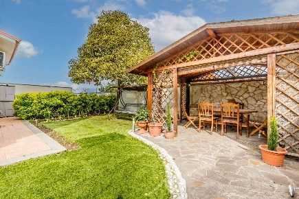 Foto Appartamento in via avola, Roma Borghesiana di 80 m² con 3 locali