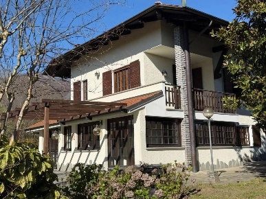 Foto Villa unifamiliare in Strada Badino angolo strada Costa, Cumiana