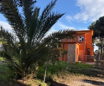 Foto Villa unifamiliare a Pisa di 110 m² con 4 locali in vendita