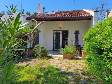 Foto Villa a schiera in Viale Giacomo Puccini 86-4, Comacchio Lido di Spina